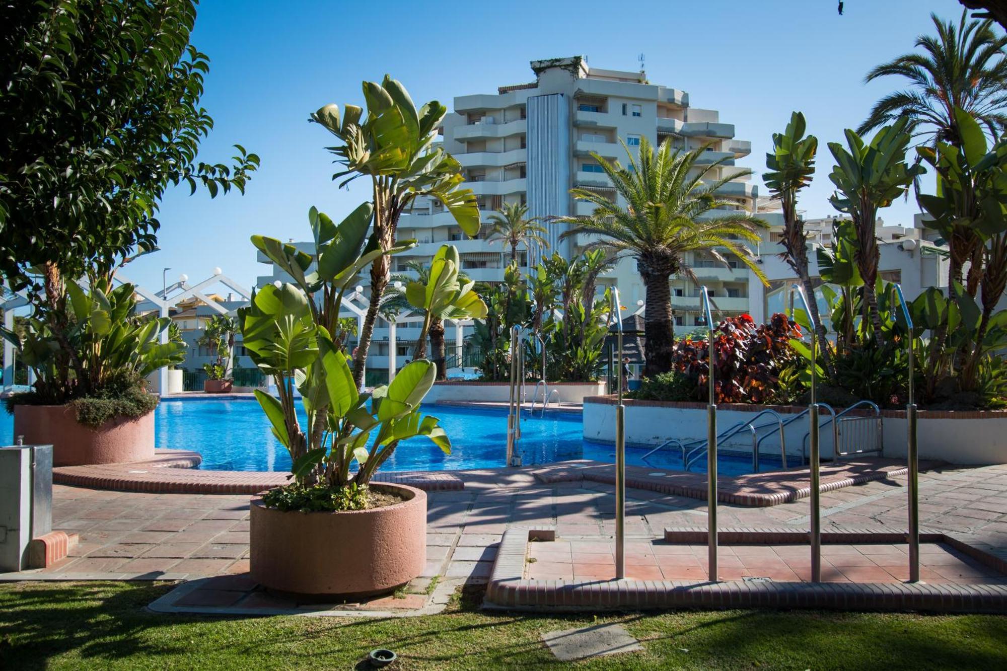 Holidays2benal Terraza Solarium Apartment *